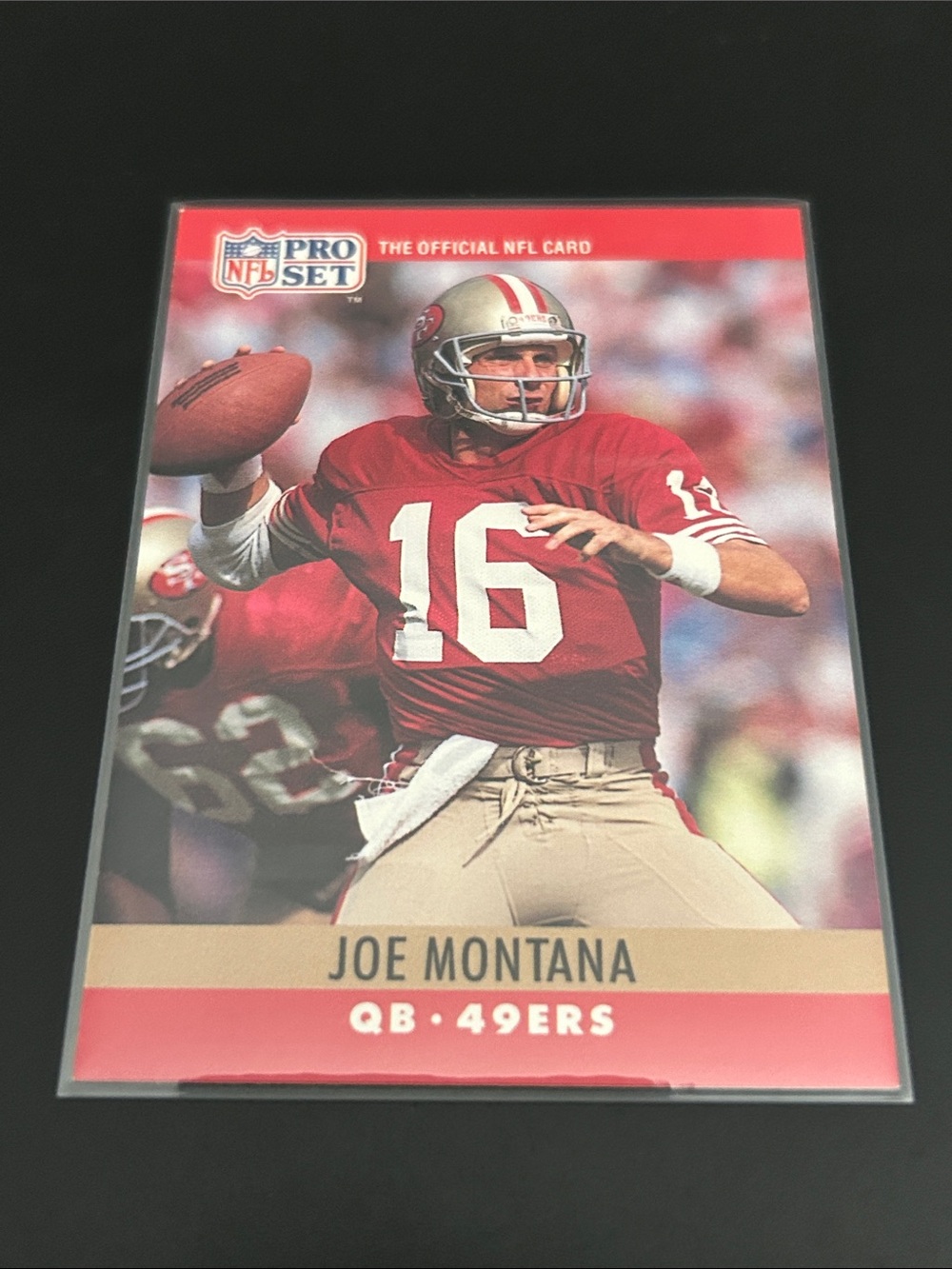 Joe Montana #16 NFL Pro Set Football Card - Red & Gold